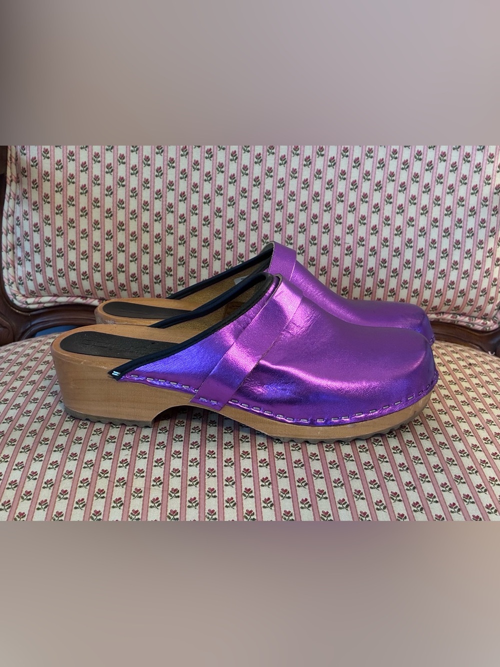 Metallic purple leather, wooden clogs, size 42